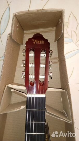 Классическая гитара Valensia