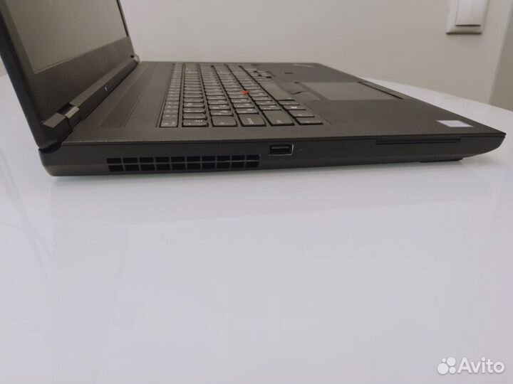 Lenovo Thinkpad P73 (i9 9880H, Quadro RTX 4000)