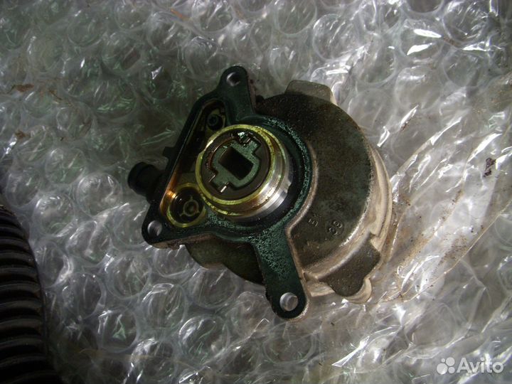 Насос вакуумный Кайен Каен Таурег 2 Туарег NF