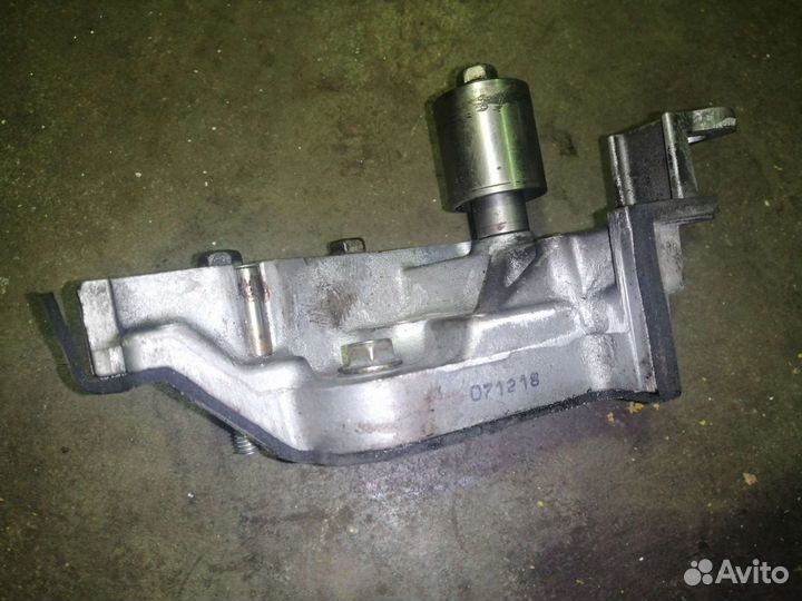 Кронштейн крепления натяжителя ремня грм Subaru