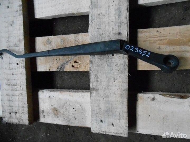 Поводок дворника правый Ford Focus 2 2005-2008