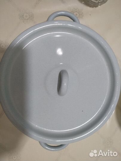 Кастрюля эмалированная