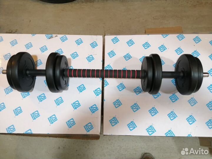 Набор гантелей