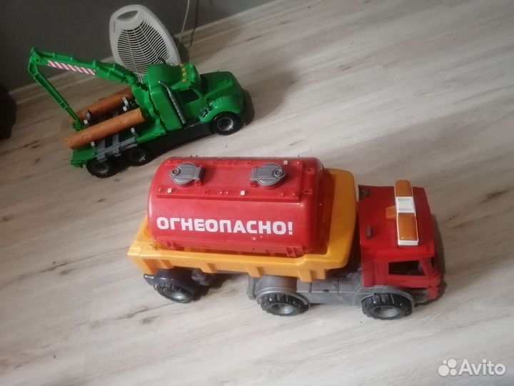 Машина бензовоз и лесовоз