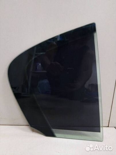 Стекло двери задней правой форточка Volkswagen Pas