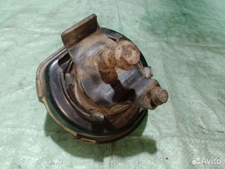 Подушка двигателя передняя Volkswagen Passat B4