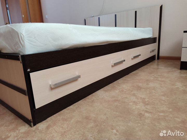 Кровать двухспальная 140 200 бу