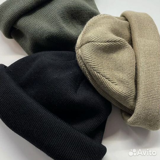 Шапка бини короткая вязаная