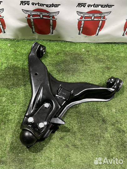 Рычаг нижний правый Mitsubishi Pajero Sport, L200