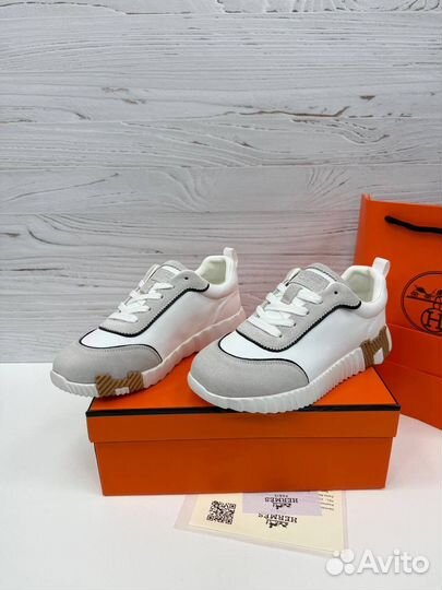 Кроссовки женские hermes