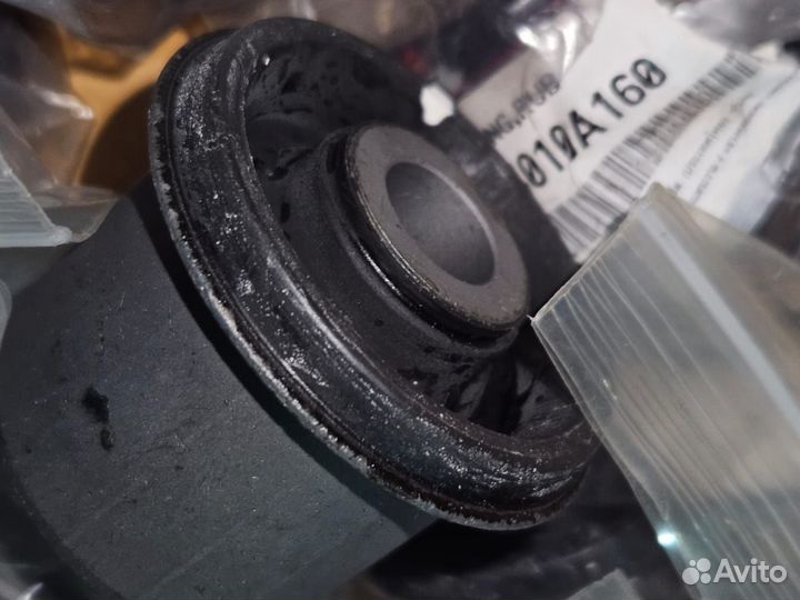 Сайлентблок верхнего рычага Mitsubishi L200 Pajero