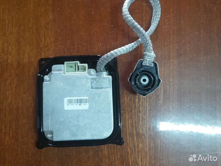 Блок управления фарой Toyota Camry V40