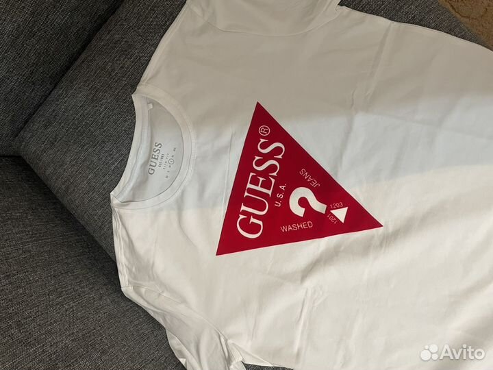 Футболка Guess