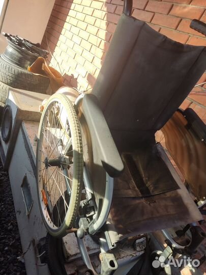 Продам инвалидную коляску. 10000. Просто