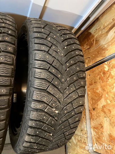 Michelin X-Ice North 4 205/50 R17 93T