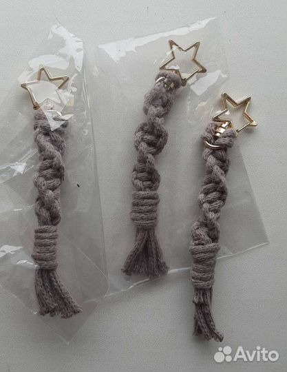 Брелок в технике макраме