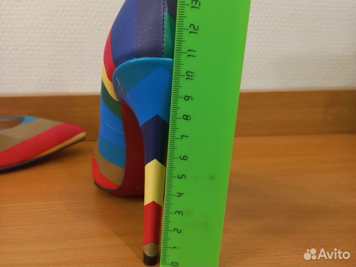 Туфли на высокой шпильке 35 размер