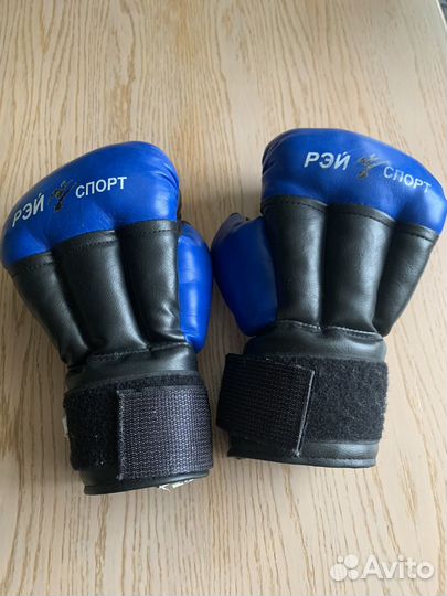Боксерские перчатки