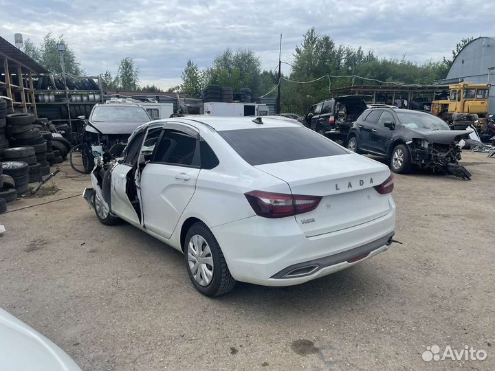 В разборе LADA Vesta NG по частям