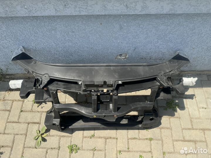 Передняя панель радиатора Volkswagen Passat B6