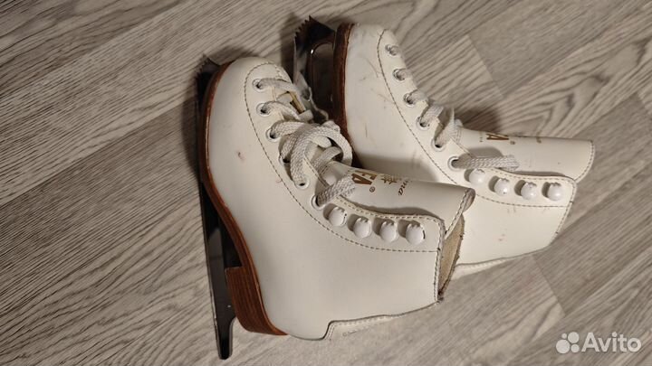 Коньки фигурные Wifa