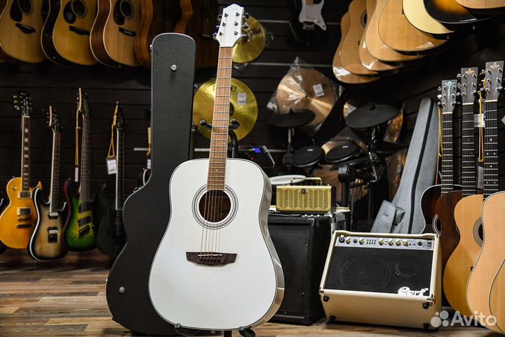 Акустическая гитара Flight + Аксессуар