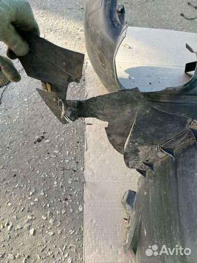 Подкрылок передний Форд Фокус 2