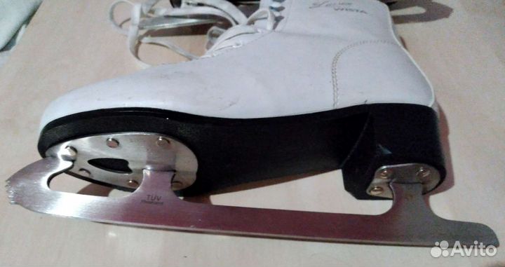 Коньки фигурные 41 размер