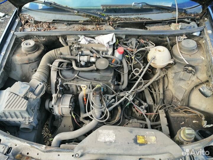 Запчасти Б/у Volkswagen Passat Variant III 1.8 PF