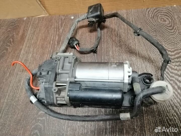 Компрессор пневмоподвески 4K0616005B б/у