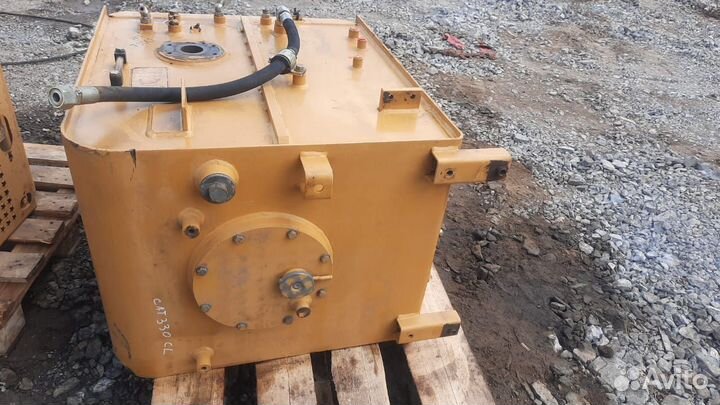 Бак масляный tank hydraulic Caterpillar CAT330CL