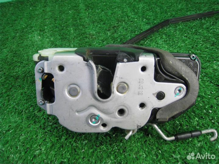 Замок двери передней правой Chevrolet Cruze J300