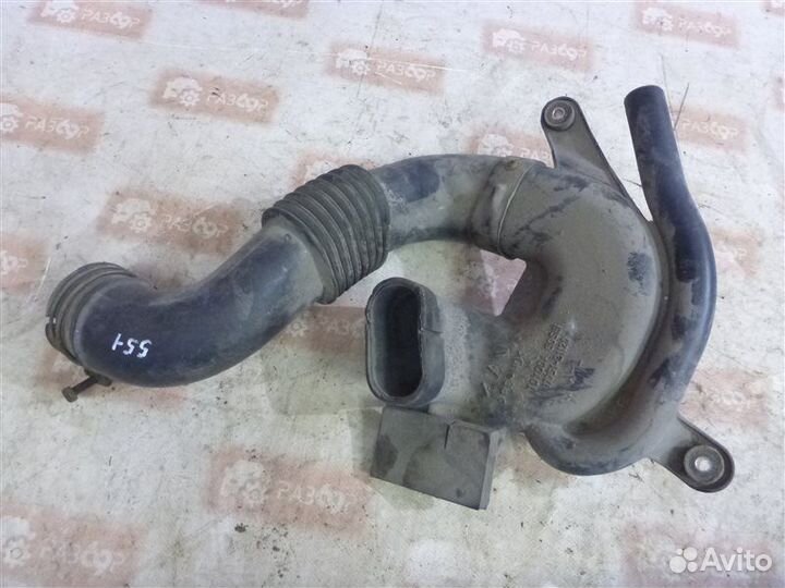 Патрубок воздушного фильтра Toyota Prius NHW20