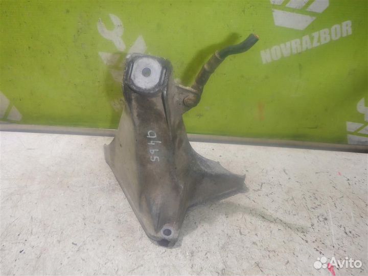 Кронштейн двигателя правый Ауди А4 Б5