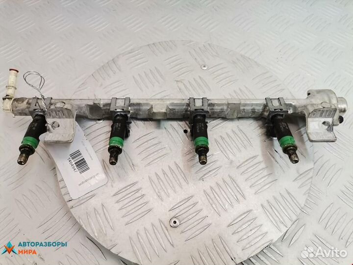 Топливная рампа Ford Focus рест. 2005 1306060