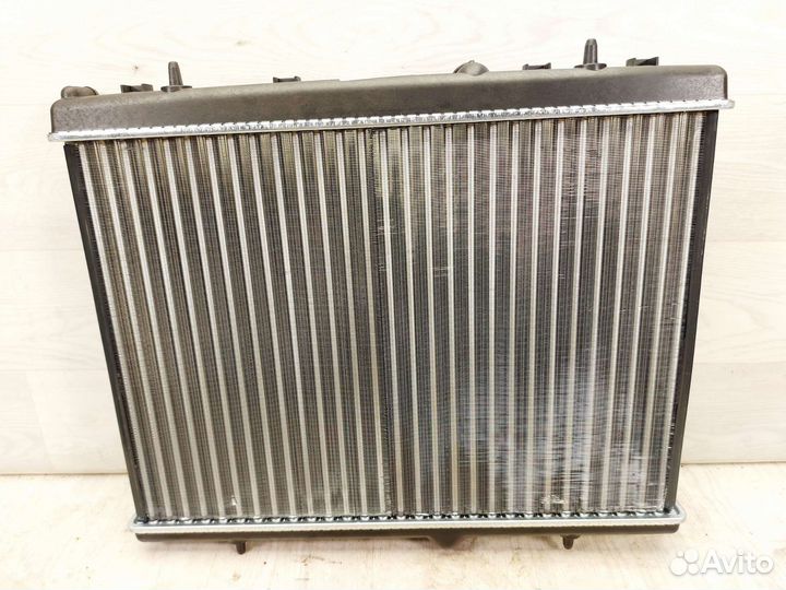 Радиатор охлаждения Citroen C4. 2010-2016