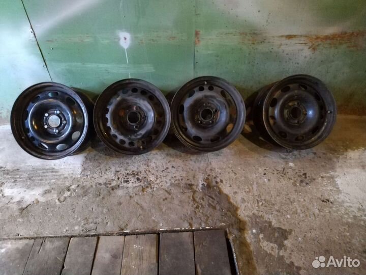 Штампованные диски r15