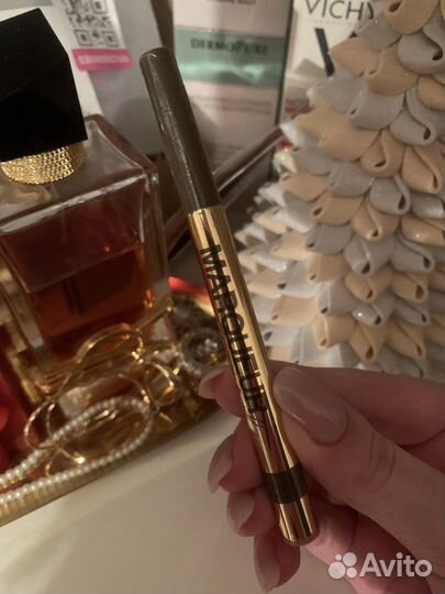 Маркер для бровей Vivienne Sabo новый