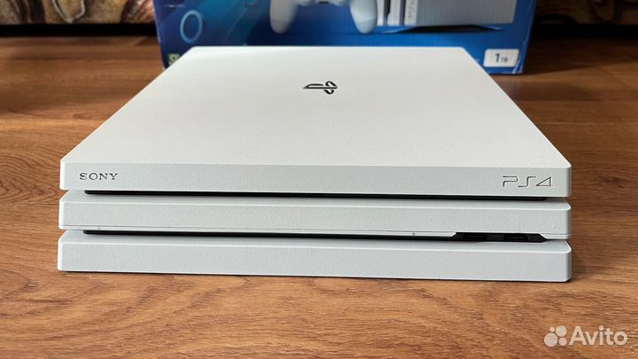 Sony ps4 Pro 7218 (3 ревизия) White