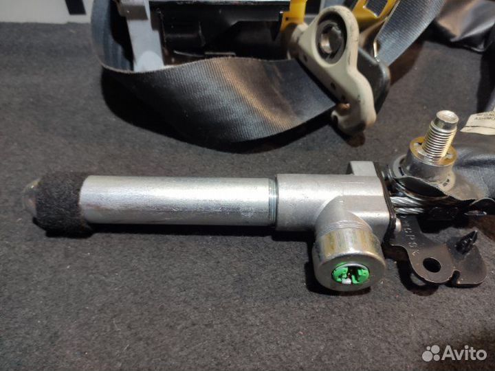 Ремень безопасности передний правый Mazda 3 Bl