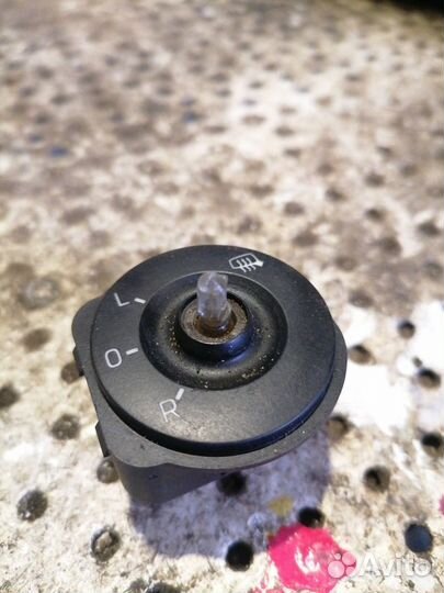 Блок управления зеркалами Skoda Yeti 1.2