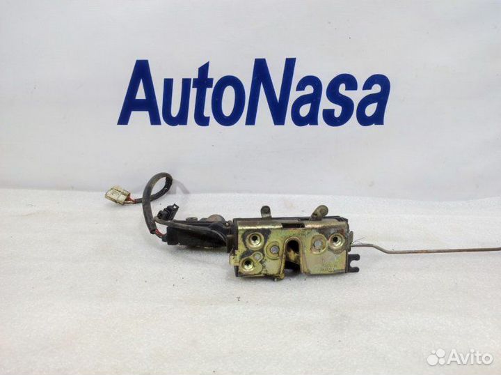Замок двери передний левый Chevrolet Niva