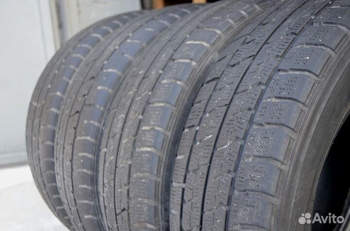 Goodyear Ice Navi Zea II 215/60 R17