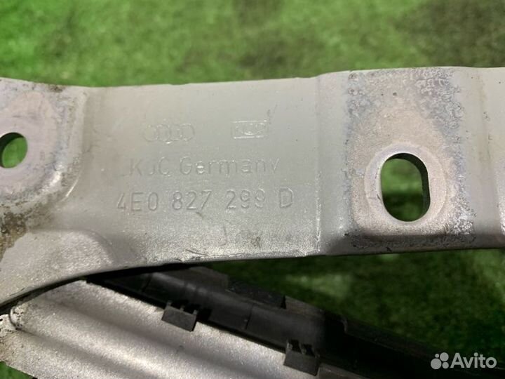 Петля крышки багажника левая Audi A8 D3 4.2 BFM