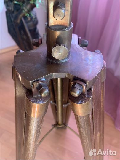 Подзорная труба телескоп на штативе