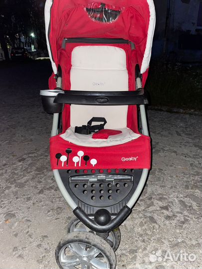 Прогулочная коляска