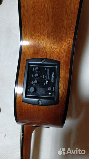 Электро-акустическая гитара Yamaha fsx800c