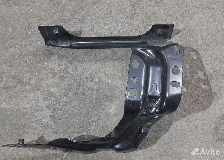 Опора кронштейн крыла Tiguan