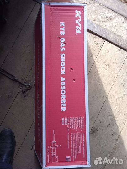 Передний амортизатор Рено Сандеро