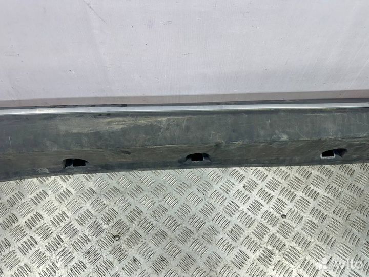 Б/У Накладка на порог правая MB W166 M-Klas#019